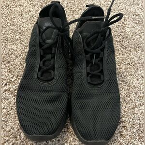 10.5 Nike Tanjun tennis shoes